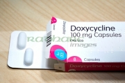 doxycycline-100mg-capsules-antibiotic-in-braille-encoded-box