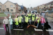 young-schoolchildren-brave-the-rain-for-community-clean-up-project-on-housing-development-in-Belfast