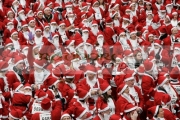 Over-10000-people-dressed-as-santa-claus-attempt-the-Guinness-World-Record-in-Derry-Northern-Ireland