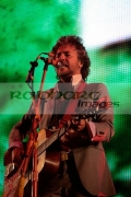 BELFAST,-UNITED-KINGDOM-_-AUGUST-11:-Wayne-Coyne-The-Flaming-Lips-performs-at-day-one-Belsonic-at-Custom-House-Square-on-August-11,-2008-in-Belfast,-Northern-Ireland.