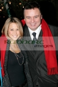 Rachel-Stevens-Eamonn-Holmes-at-the-switch-on-Belfasts-Christmas-lights,-Belfast-City-Hall,-Northern-Ireland-UK