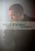 Singer-Shayne-Ward-performing-in-concert