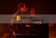 BELFAST,-UNITED-KINGDOM-_-DECEMBER-19:-Chris-Martin-Guy-Berryman-Coldplay-perform-at-Odyssey-Arena-on-December-19,-2008-in-Belfast,-Northern-Ireland.-