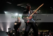 BELFAST,-UNITED-KINGDOM-_-DECEMBER-19:-Chris-Martin-Jonny-Buckland-Coldplay-perform-at-Odyssey-Arena-on-December-19,-2008-in-Belfast,-Northern-Ireland.
