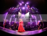 BELFAST,-UNITED-KINGDOM-_-SEPTEMBER-08:-Gloria-Estefan-performs-at-Odyssey-Arena-on-September-8,-2008-in-Belfast,-Northern-Ireland