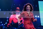 BELFAST,-UNITED-KINGDOM-_-SEPTEMBER-08:-Gloria-Estefan-performs-at-Odyssey-Arena-on-September-8,-2008-in-Belfast,-Northern-Ireland