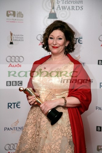 Kate-OToole-with-her-fathers-award-in-the-press-room-at-the-6th-Annual-Irish-Film-Television-Awards-at-the-Burlington-Hotel-on-February-14,-2009-in-Dublin,-Ireland