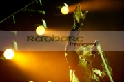 BELFAST,-UNITED-KINGDOM-_-JANUARY-23:-Tom-Chaplin-Keane-performs-at-Odyssey-Arena-on-January-23,-2009-in-Belfast,-Northern-Ireland.