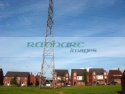electricity-transmission-tower-pylon-above-residential-houses-liverpool-merseyside-uk-united-kingdom