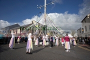 children-dancing-around-the-holywood-maypole-on-may-day-in-holywood-county-down-northern-ireland-uk