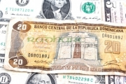 dominican-republic-pesos-dollar-banknotes