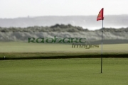 hole-flag-pole-on-green-on-an-irish-links-golf-course-castlerock-county-derry-londonderry-northern-ireland