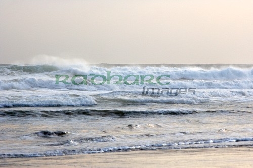 north-atlantic-waves-breaking-on-benone-strand-beach-county-derry-londonderry-northern-ireland-uk