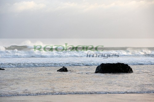 north-atlantic-waves-breaking-on-benone-strand-beach-county-derry-londonderry-northern-ireland-uk