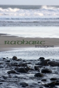 river-flowing-into-the-sea-at-benone-strand-beach-county-derry-londonderry-northern-ireland-uk