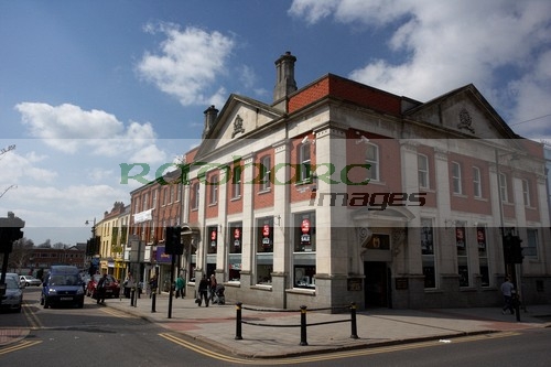 historic-building-on-the-site-quaker-george-gregsons-house-now-shannons-jewellers-market-square-lisburn-city-centre-county-antrim-northern-ireland-uk