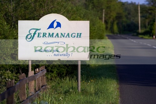 welcome-to-county-fermanagh-roadsign-northern-ireland-uk