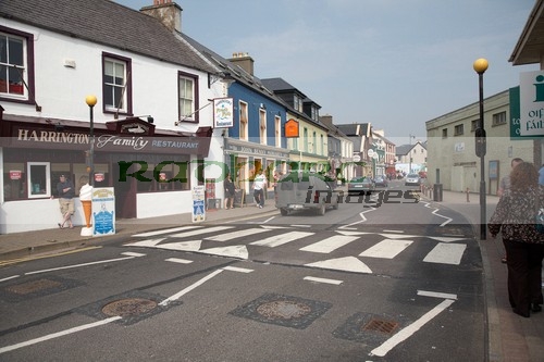 colourful-shops-pubs-strand-street-in-An-Daingean-dingle-town-europes-most-westerly-town-on-the-dingle-peninsula-county-kerry-republic-ireland