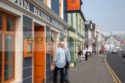 tourists-examine-the-menu-outside-restaurant-in-strand-street-in-An-Daingean-dingle-town-europes-most-westerly-town-on-the-dingle-peninsula-county-kerry-republic-ireland