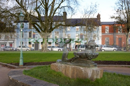 manannan-sculpture-the-mall-castlebar-county-mayo-republic-ireland