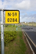 mile-yardage-marker-road-sign-signpost-on-the-n_59-county-sligo-republic-ireland