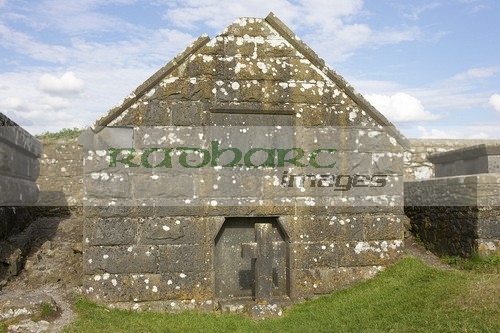 mausoleum-against-blue-cloudy-sky-in-the-Rock-Cashel,-Cashel,-County-Tipperary,-Republic-Ireland