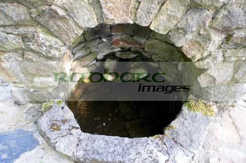 Saint-st-patricks-well-magherakeel-known-as-tober-patrick-it-is-in-the-derg-valley-on-the-pilgrimage-route-to-lough-derg-is-where-st-patrick-is-said-to-have-stopped-for-drink-after-returning-from-lough-derg-county-tyrone-northern-ireland-uk