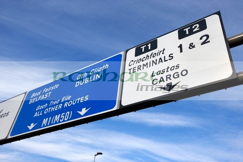 roadsign-for-terminals-motorways-at-dublin-airport-republic-ireland-europe