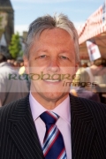 Northern-Ireland-First-Minister-Peter-Robinson-MLA-Campaigning-for-the-upcoming-Northern-Ireland-Assembly-local-government-elections,-Holywood,-County-Down,-Northern-Ireland-2nd-May-2011.