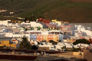 typical-canarian-buildings-apartments-beneath-the-hills-in-la-cuesta-tenerife-canary-islands-spain