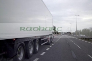 overtaking-articulated-lorry-truck-on-the-m6-motorway-england-uk