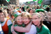 young-teenage-irish-girls-at-the-front-the-crowd-at-the-st-patricks-day-concert-carnival-in-custom-house-square-belfast-northern-ireland
